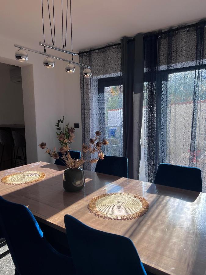 Betty Apartments Borik - Whole Ground Floor Rovinj Buitenkant foto