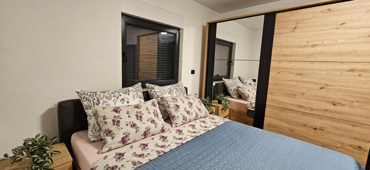 Betty Apartments Borik - Whole Ground Floor Rovinj Buitenkant foto